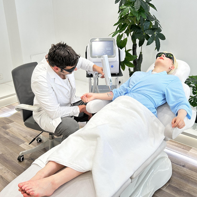Custom Q Switch ND Yag Laser Machine voor tatoeage verwijdering / acne behandeling